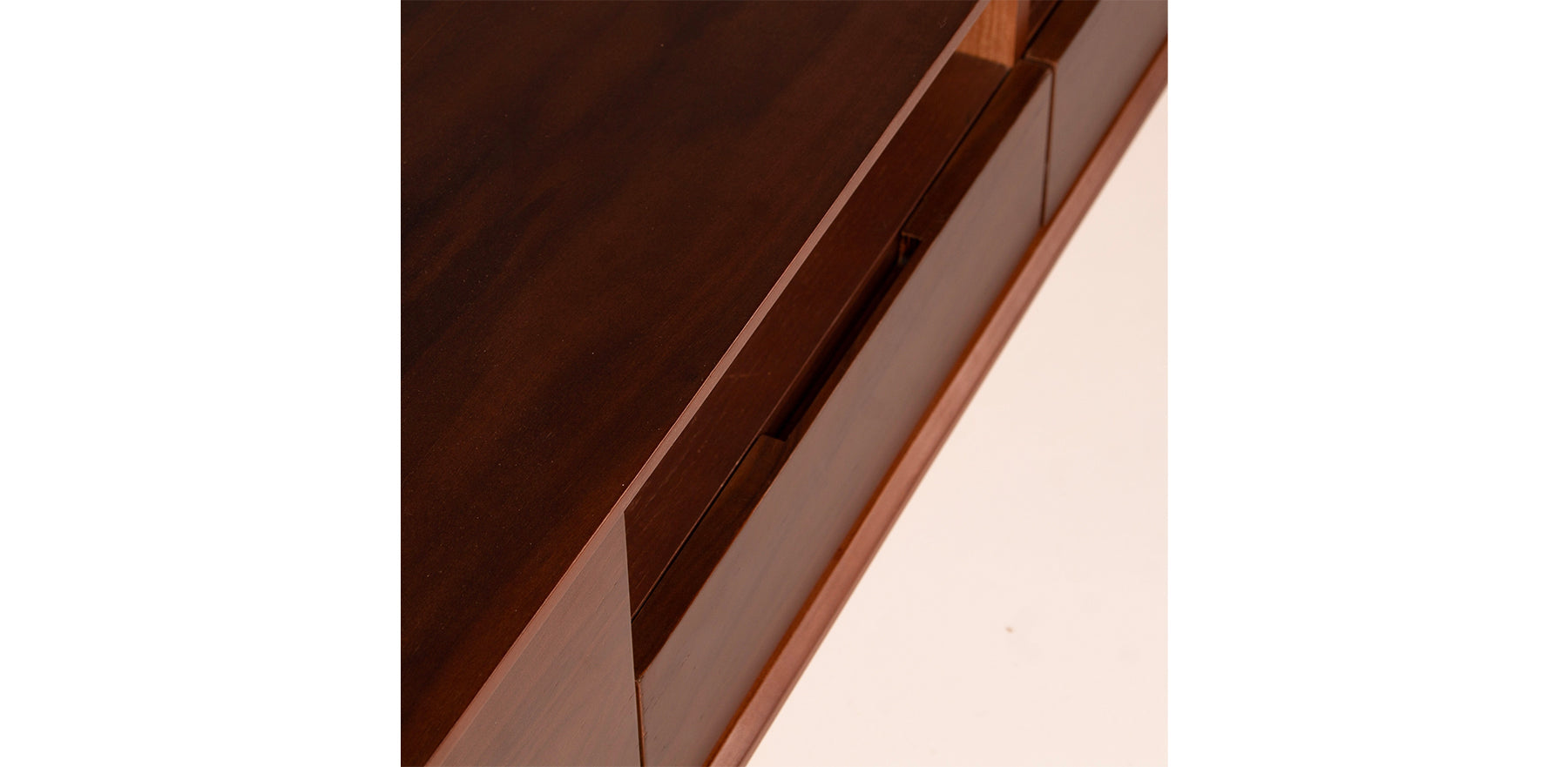 وحدة تلفزيون لينزا والنت