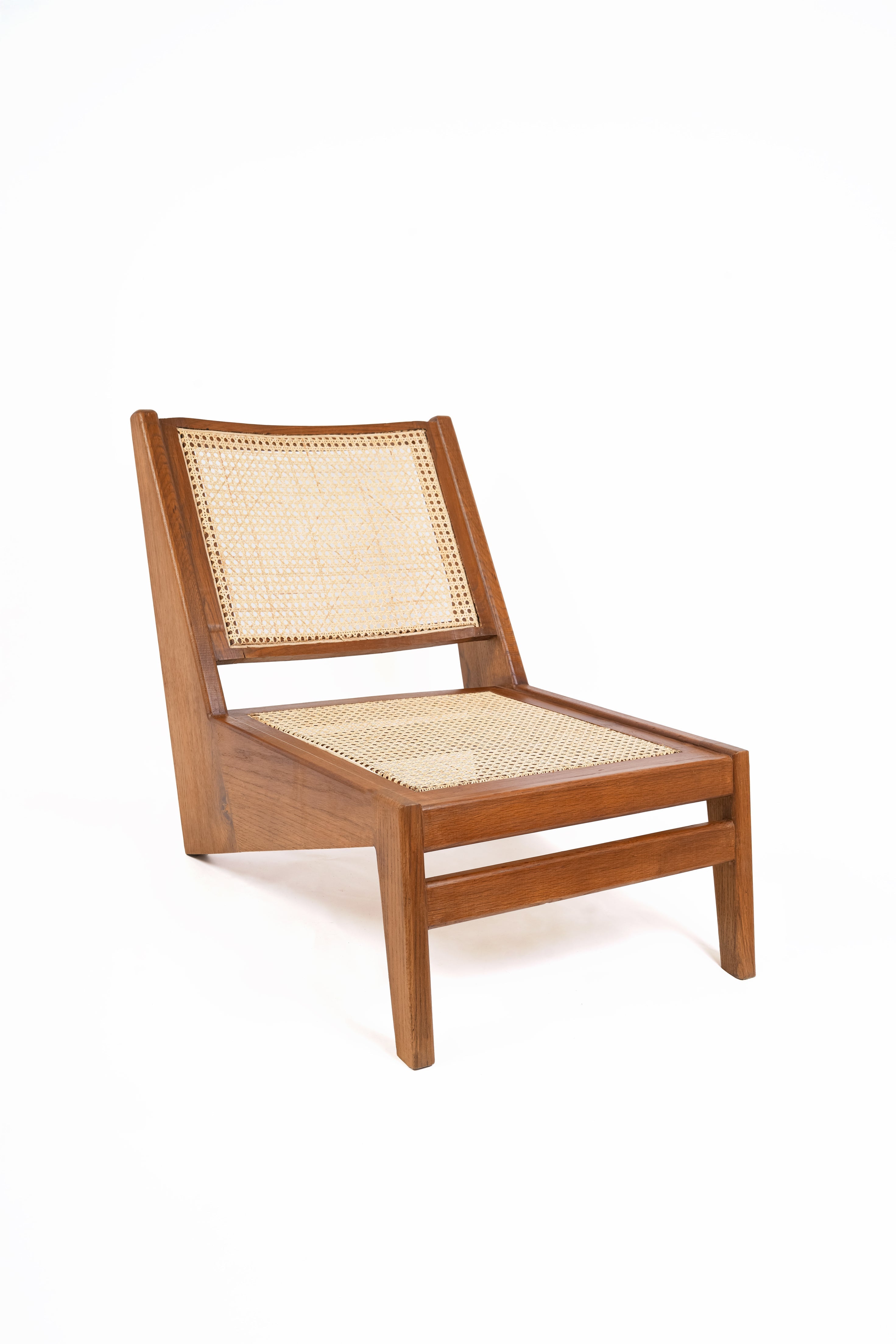 V Relaxed Chair